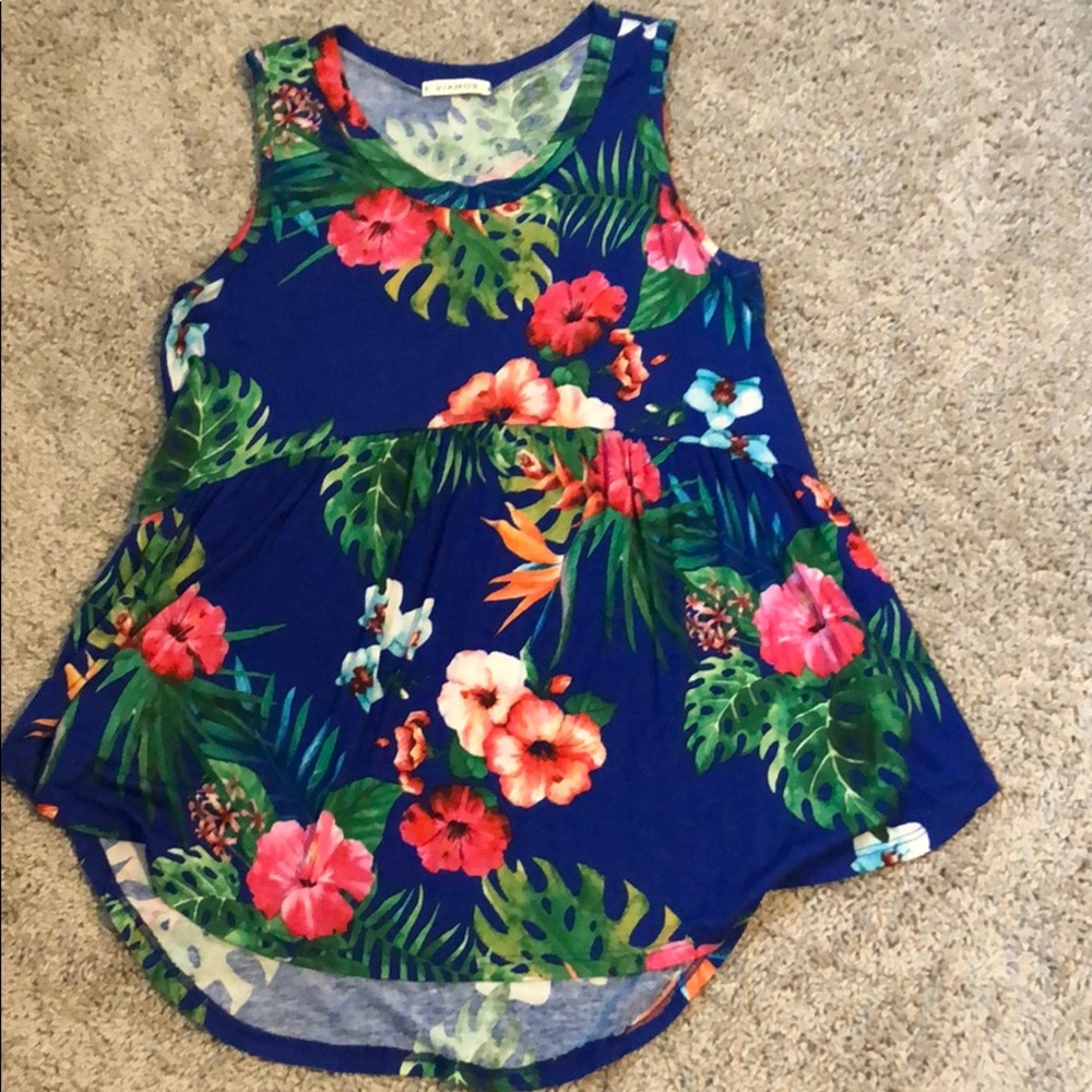 💰 3/$25 Small Viamor tank top